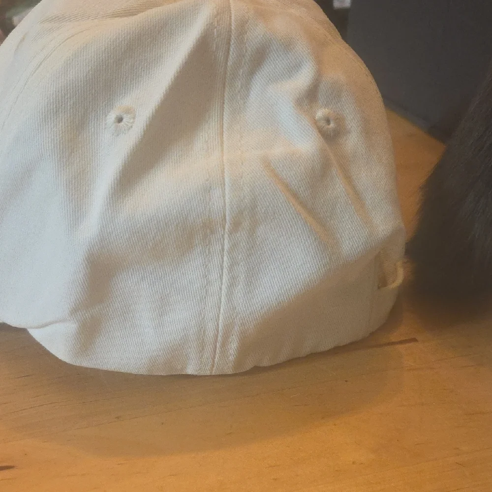 Ralph Lauren Beige Cap with Blue Emblem - Picture 2 of 5